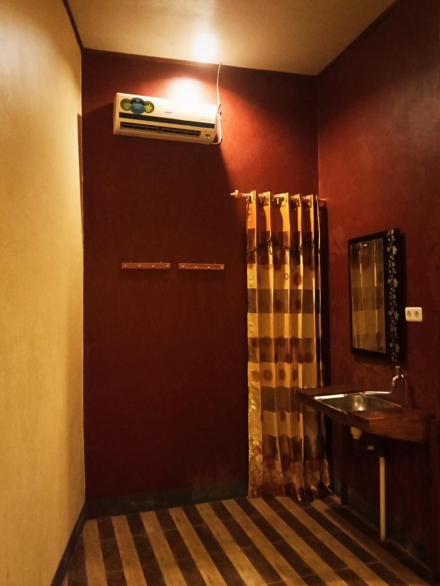 Tangkoko Ranger Homestay Bitung Номер фото